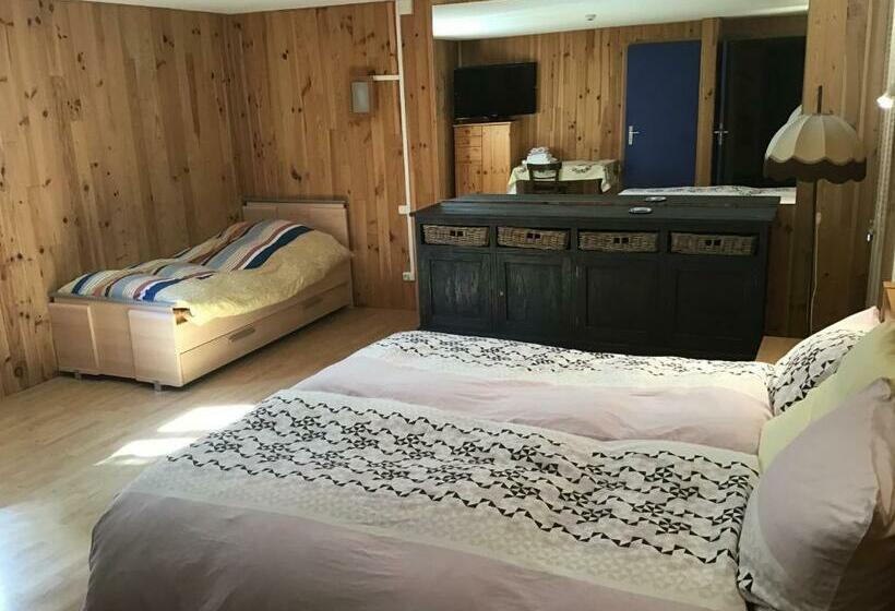 غرفة قياسية رباعية, Hôtel Restaurant La Fourmi