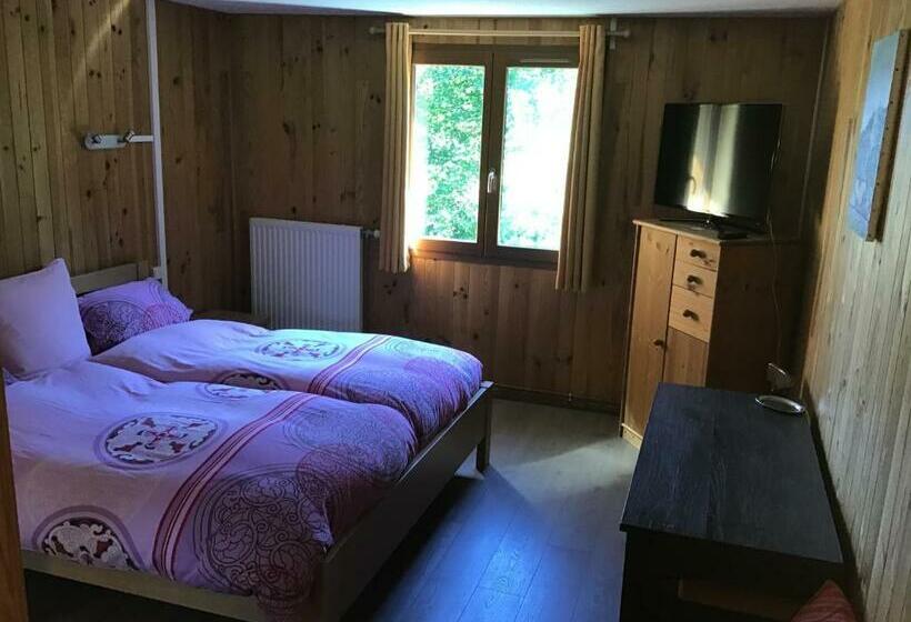 غرفة قياسية رباعية, Hôtel Restaurant La Fourmi