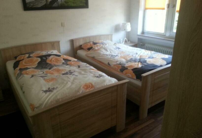 غرفة قياسية, Zum Fuchsbau