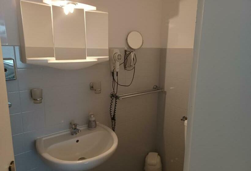 غرفة قياسية, Zum Fuchsbau