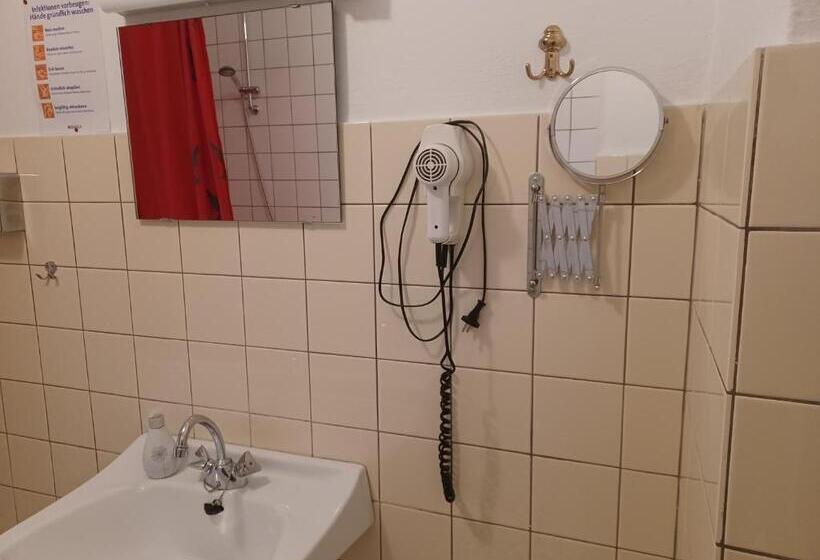 带共用浴室的标准房间, Zum Fuchsbau