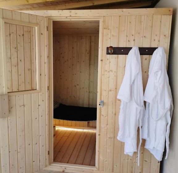 جناح مزود بحمام سباحة, Casa La Rosa & Spa