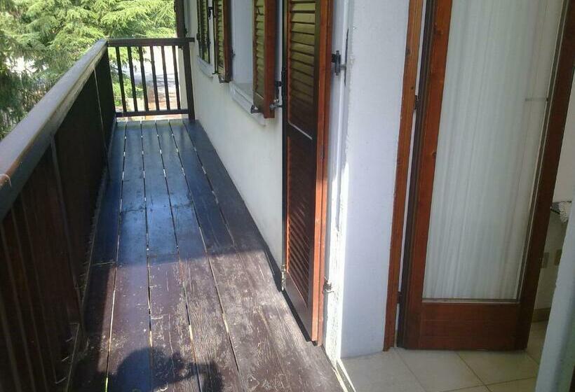 סוויטה עם מרפסת, Casa St Uldarico