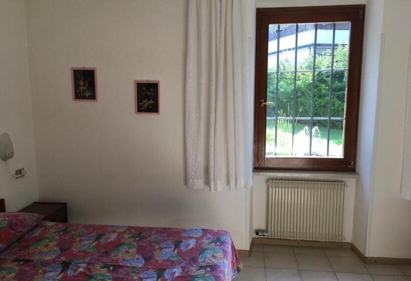 דירת חדר בקומת קרקע, Casa St Uldarico