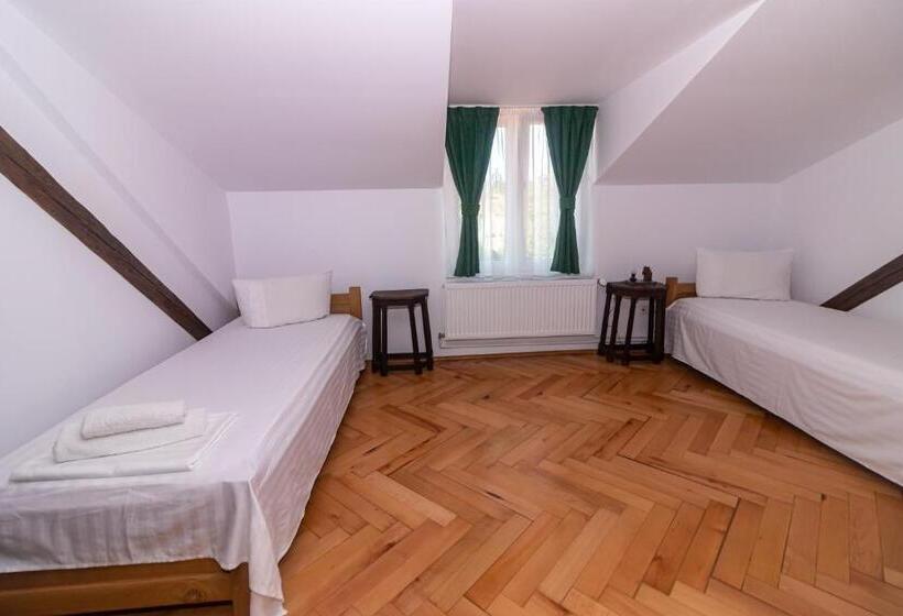Четырехместный Номер Классик, Flanderhof Manor