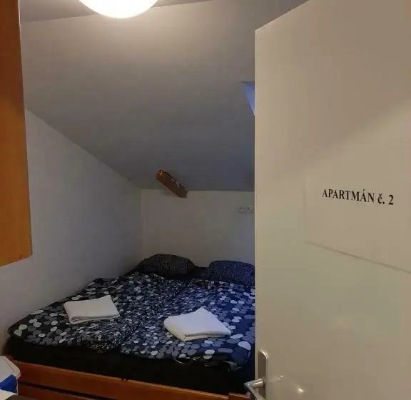 Eenvoudige Kamer, Rulfik
