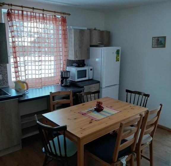 带2个卧室的公寓, Rulfik