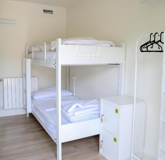 스탠다드 4인용 룸 공용 욕실, Aterpe Kanpezu Hostel