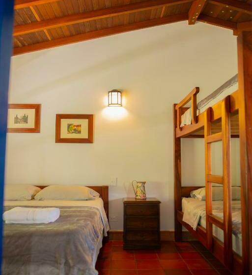 スタンダード４人部屋, Finca Hotel Carmonia Del Bosque