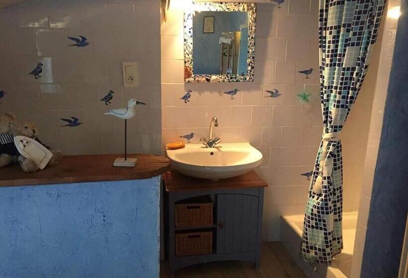 חדר משפחתי, Gîte Le Roucoul