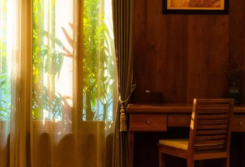 スイート, Vanasin Residence