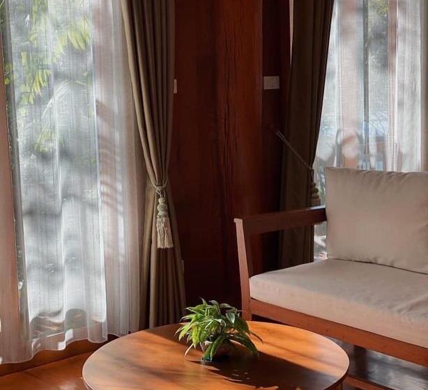 スイート, Vanasin Residence