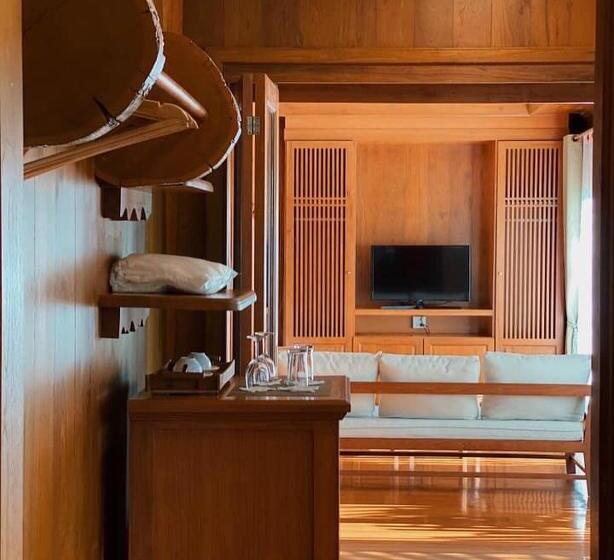 スイート, Vanasin Residence