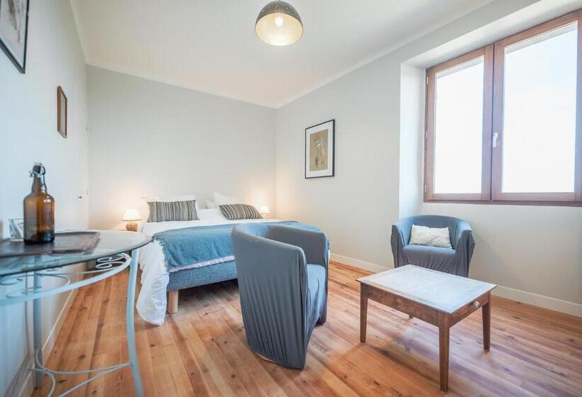 Standard room with outdoor bath, Chambres Et Table D Hôtes   Les Jardins De La Longagne