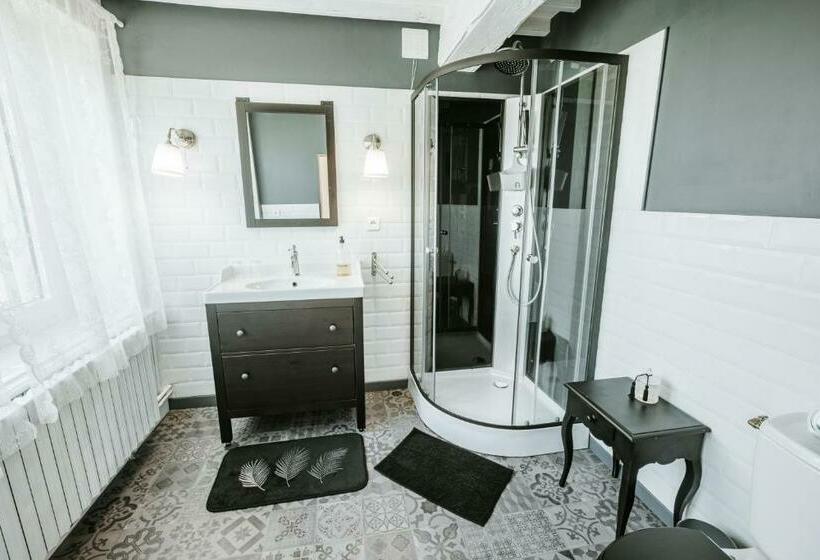 Номер Стандарт, Relais Des Combrailles