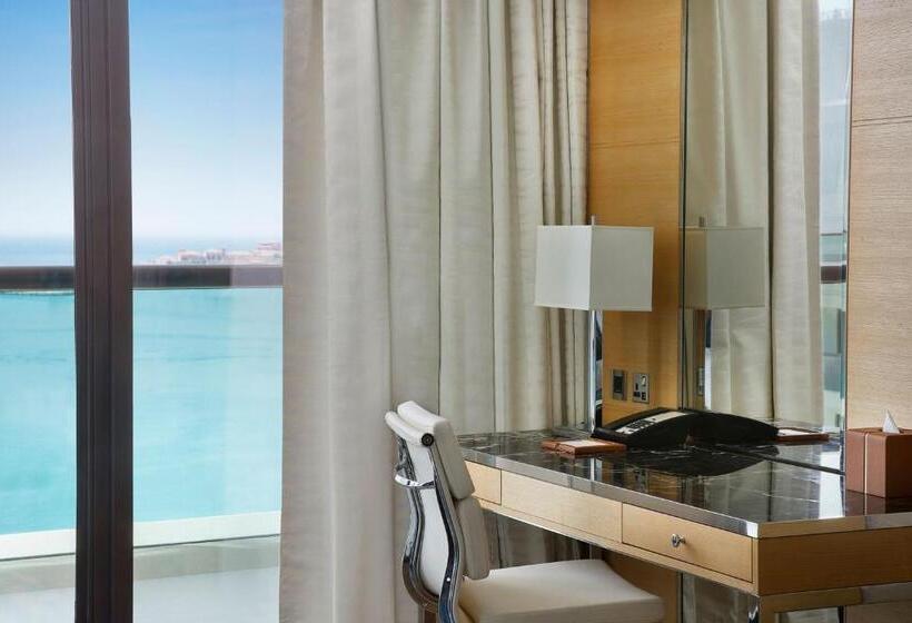 Club Room King Bed, Marriott Resort Palm Jumeirah, Dubai