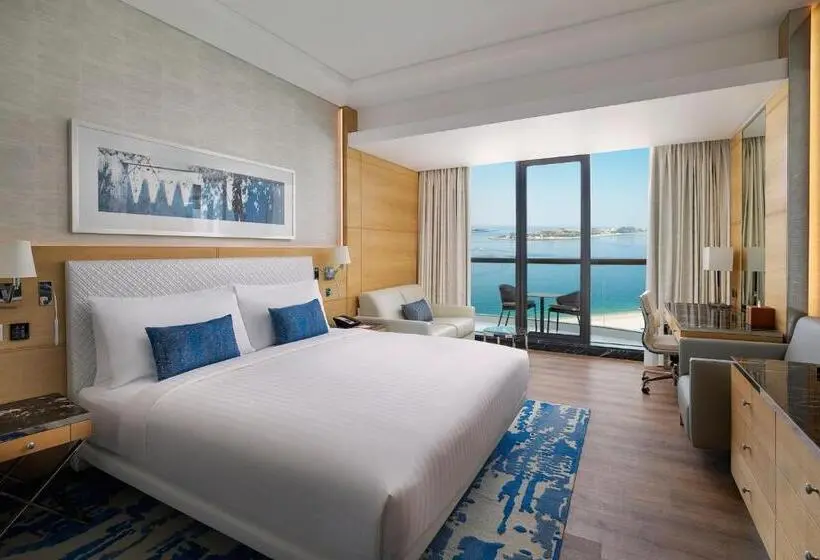 Club Room King Bed, Marriott Resort Palm Jumeirah, Dubai