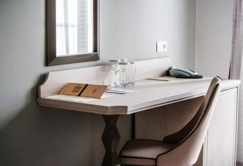 Economy Room
