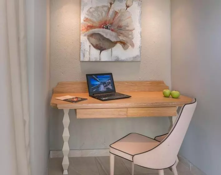 オーシャンビュースイート, Elinotel Sermilia Resort
