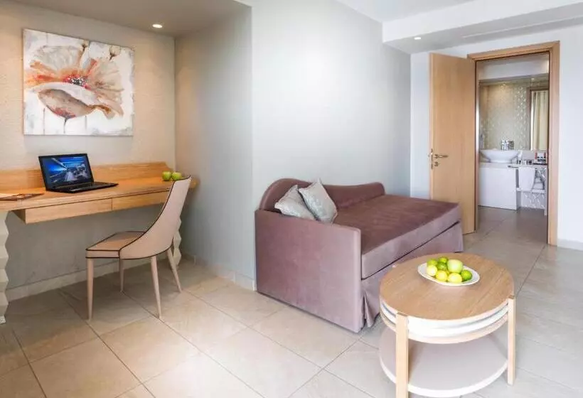 オーシャンビュースイート, Elinotel Sermilia Resort