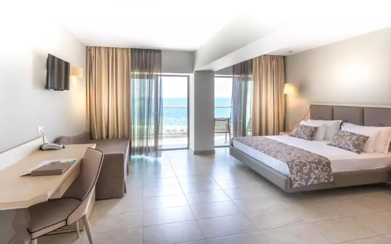 オーシャンビュースーペリアールーム, Elinotel Sermilia Resort