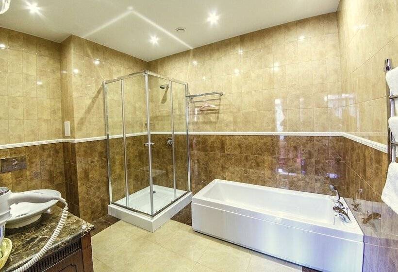 سوئیت پرزیدنت, Avshar