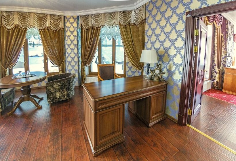 سوئیت پرزیدنت, Avshar