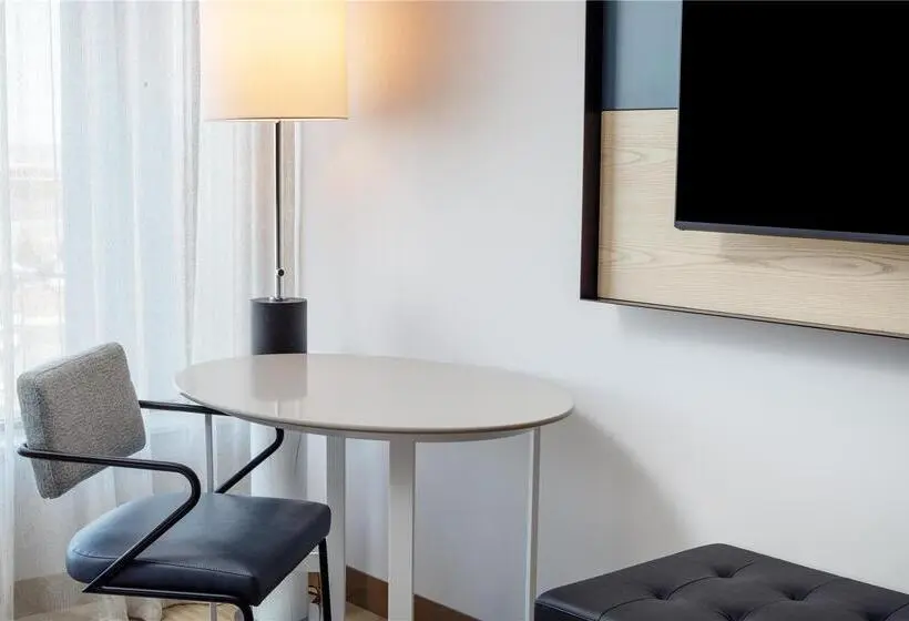キングサイズベッドのスイートルーム, Comfort Inn & Suites Dothan East