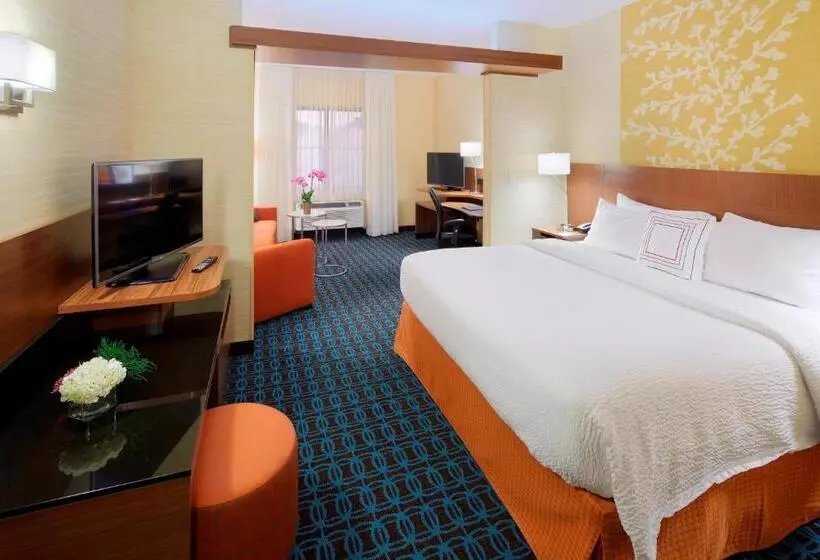 キングサイドベッドのスタンダードワンルーム, Fairfield Inn & Suites By Marriott Springfield Northampton/amherst