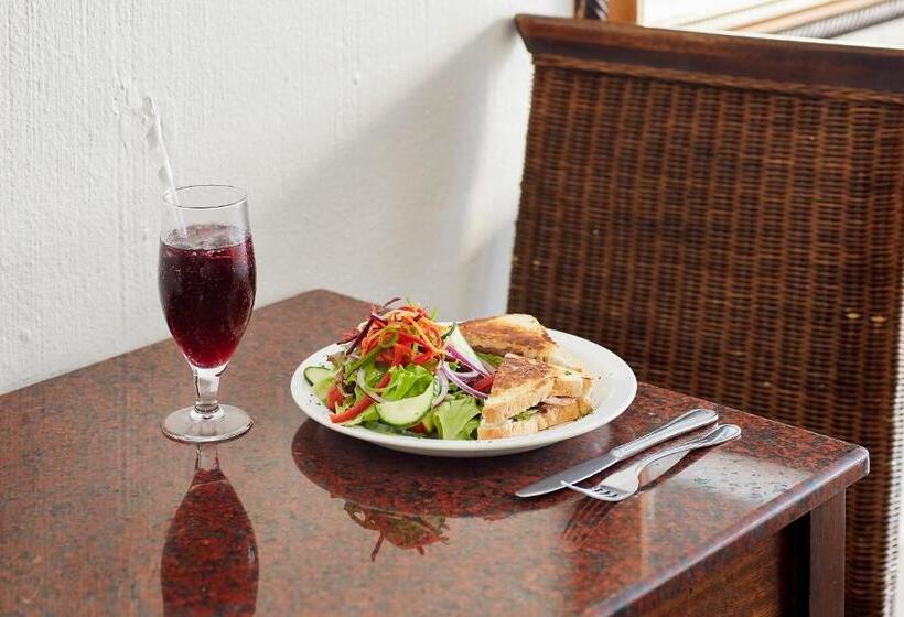 إستوديو قياسى, First Group La Montagne