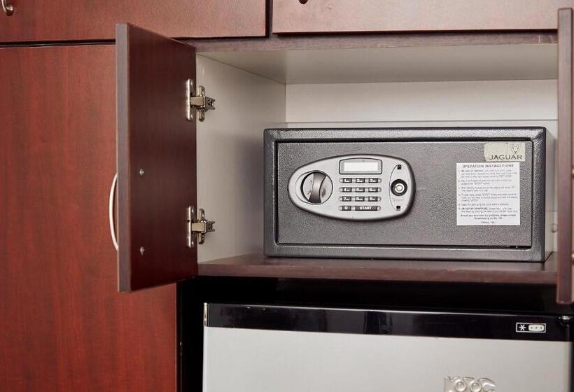 إستوديو قياسى, First Group La Montagne