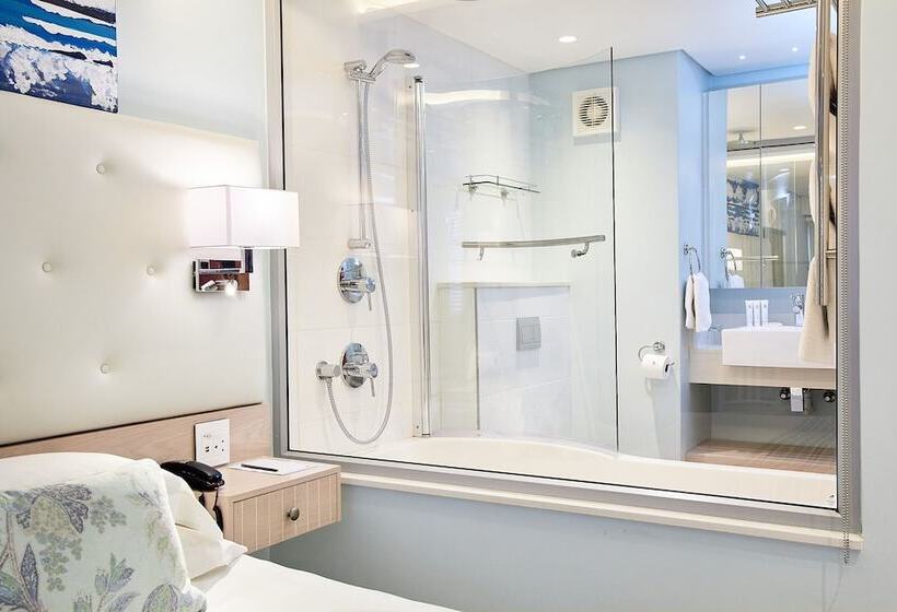 إستوديو قياسى سرير مزدوج, First Group La Montagne