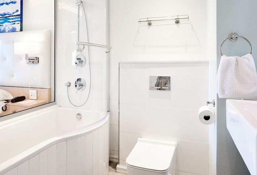 إستوديو قياسى سرير مزدوج, First Group La Montagne