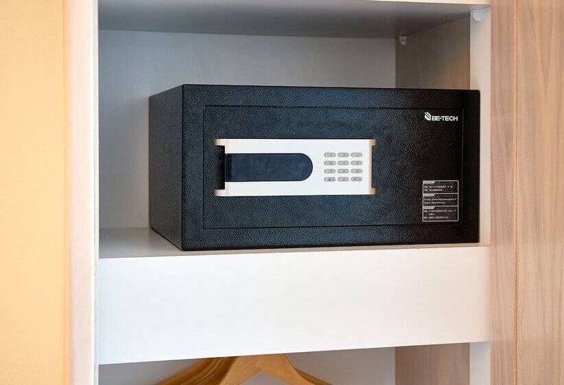 إستوديو قياسى سرير مزدوج, First Group La Montagne