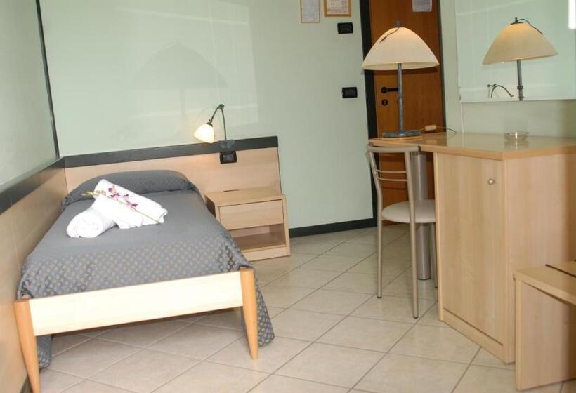 バルコニー付きシングルスタンダードルーム, Gran Delta Di Alba Invest Srl