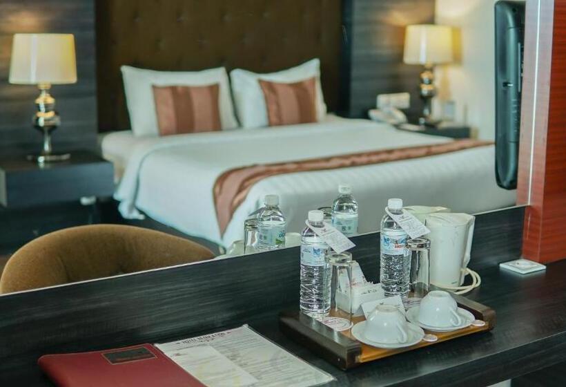 스탠다드 룸 킹사이즈 침대, Grand Rocky Hotel Bukittinggi