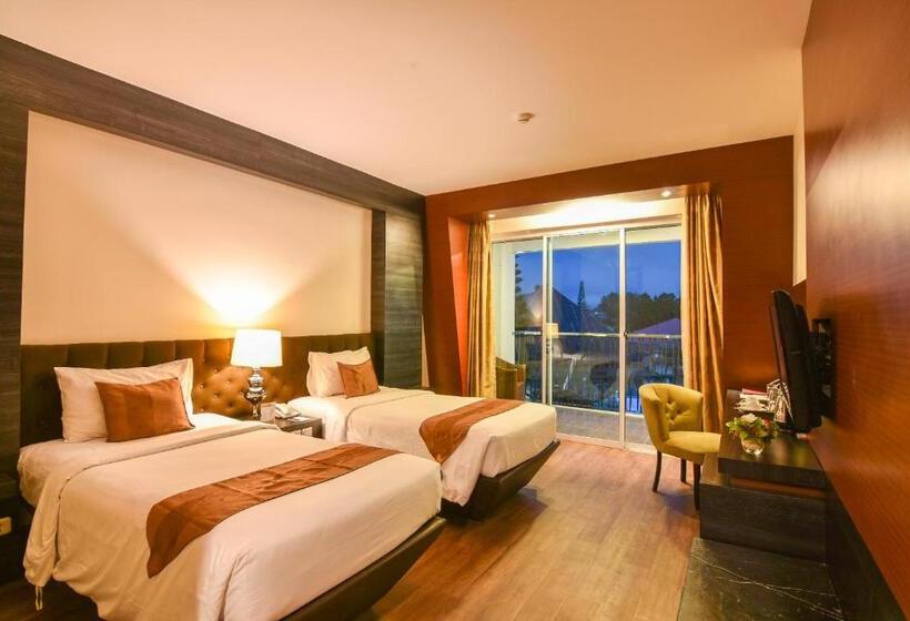 キングサイズベッドのデラックスルーム, Grand Rocky Hotel Bukittinggi