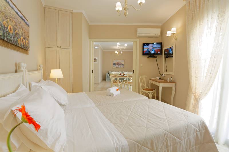 주니어 스위트, Ionia Suites