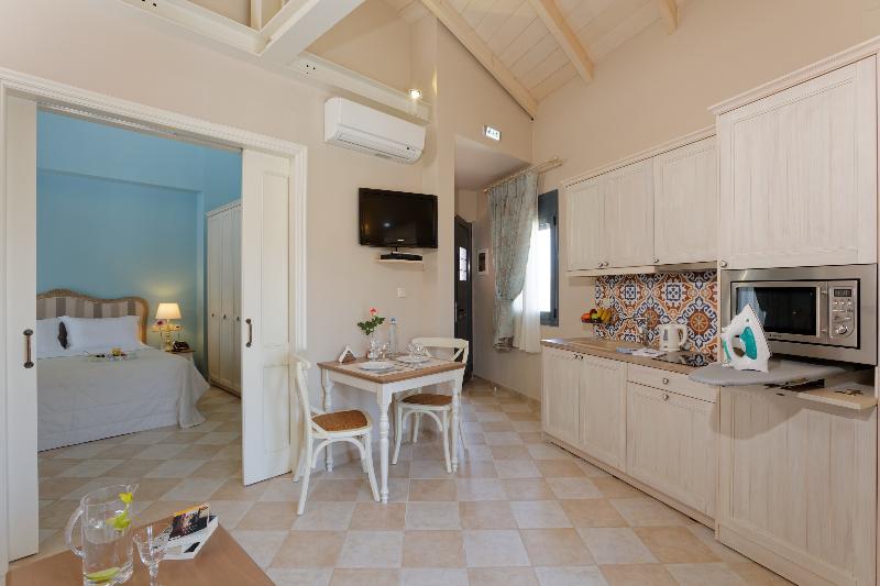 جناح إدارى, Ionia Suites