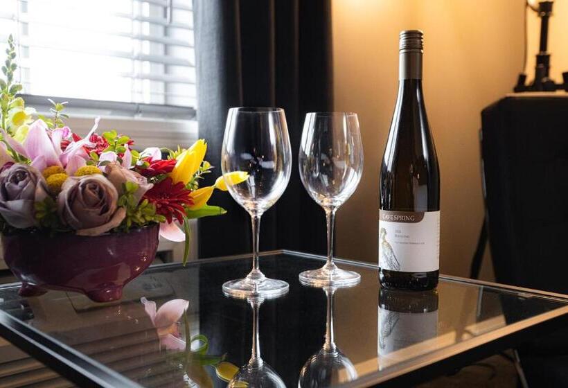 غرفة قياسية, Jordan House