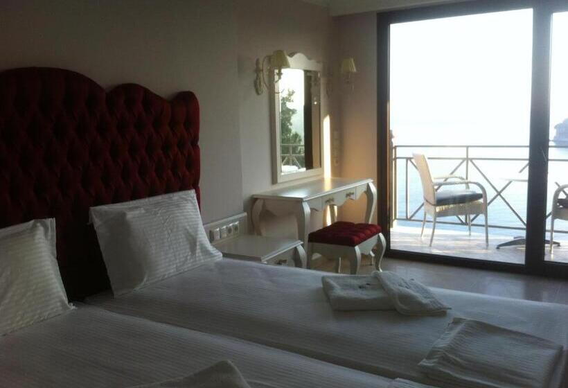 オーシャンビューデラックスルーム, Palatino