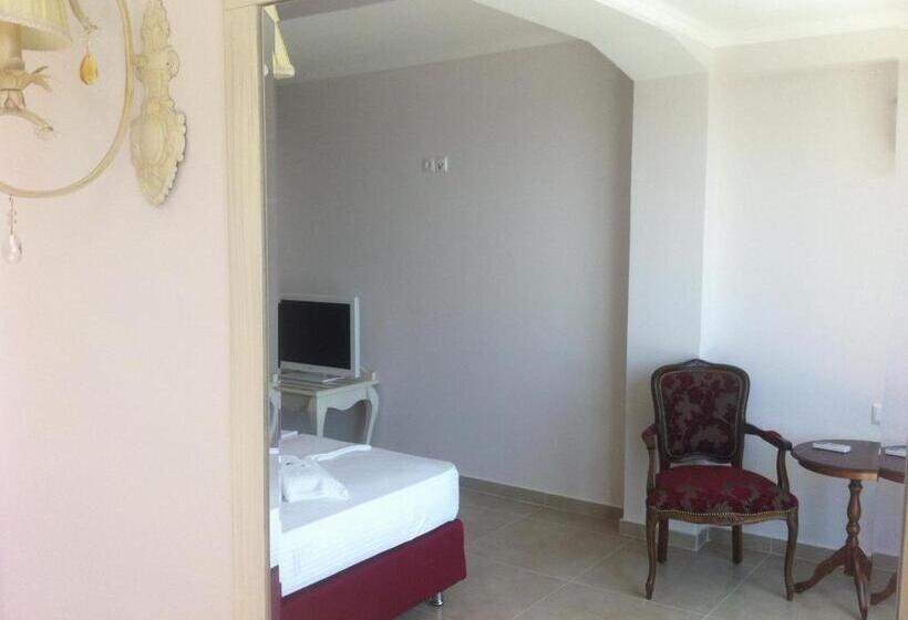 オーシャンビューデラックスルーム, Palatino