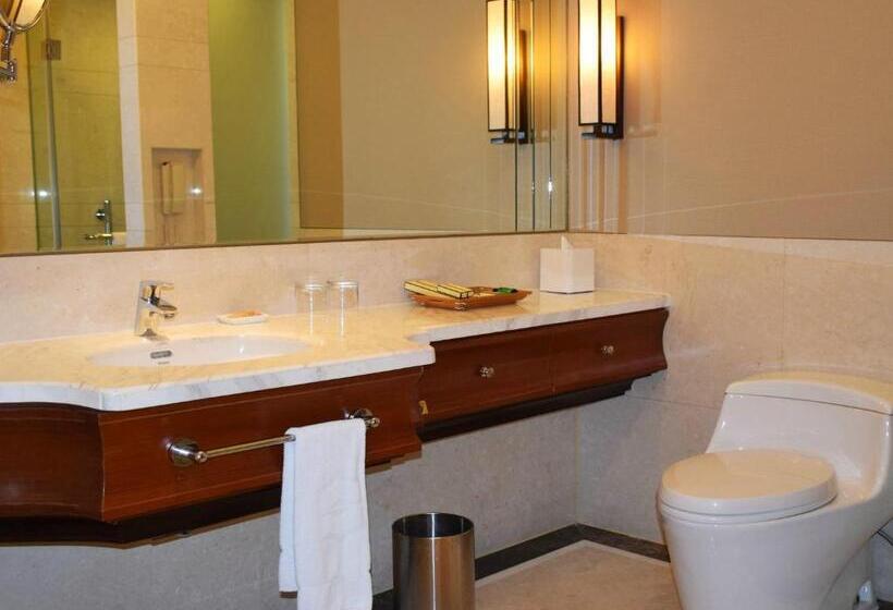 带大床的豪华间, Shangrila Qinhuangdao