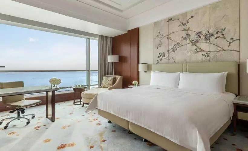 キングサイズベッドのデラックスルーム, Shangrila Qinhuangdao