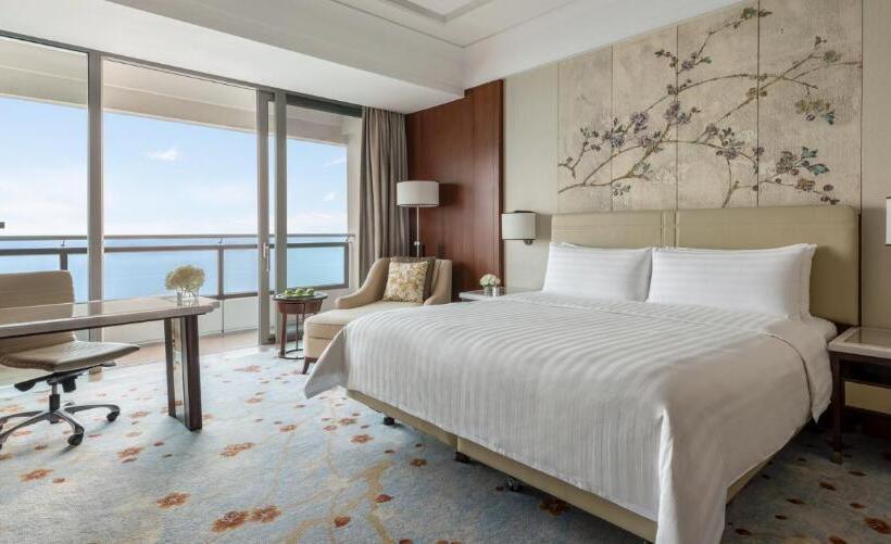 带大床的豪华间, Shangrila Qinhuangdao