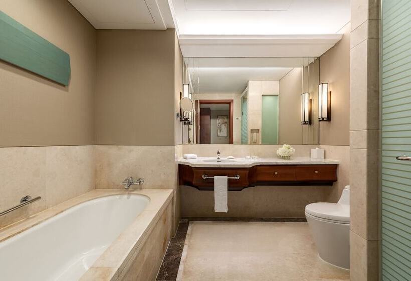 豪华海景房带阳台, Shangrila Qinhuangdao