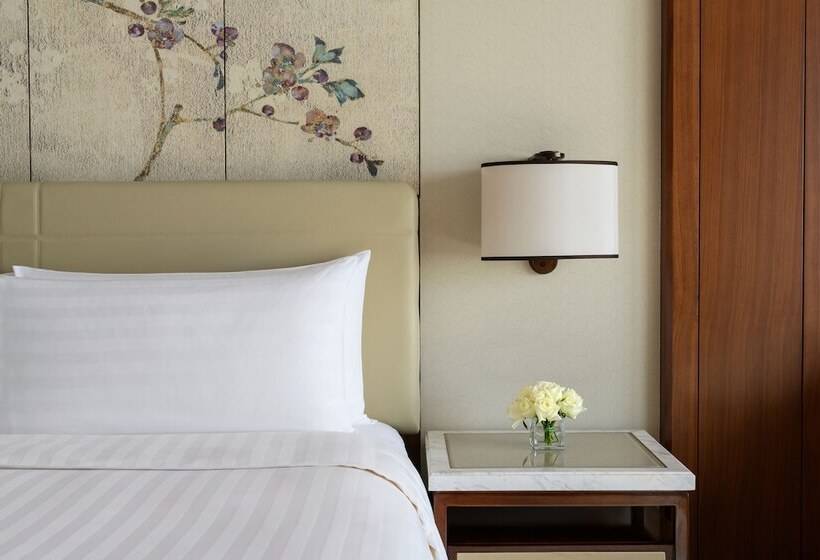 豪华海景房带阳台, Shangrila Qinhuangdao