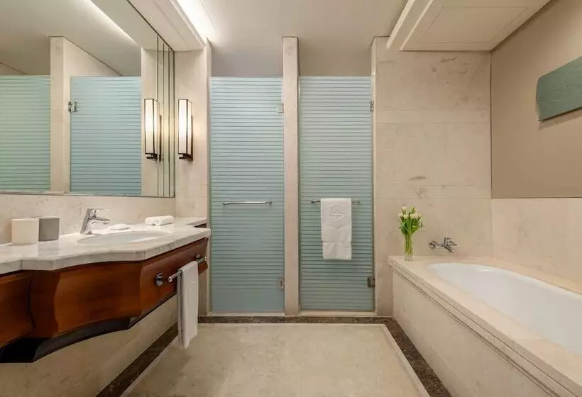 オーシャンビューデラックスルームバルコニー付き, Shangrila Qinhuangdao