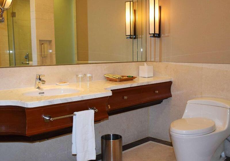 带大床的豪华间, Shangrila Qinhuangdao