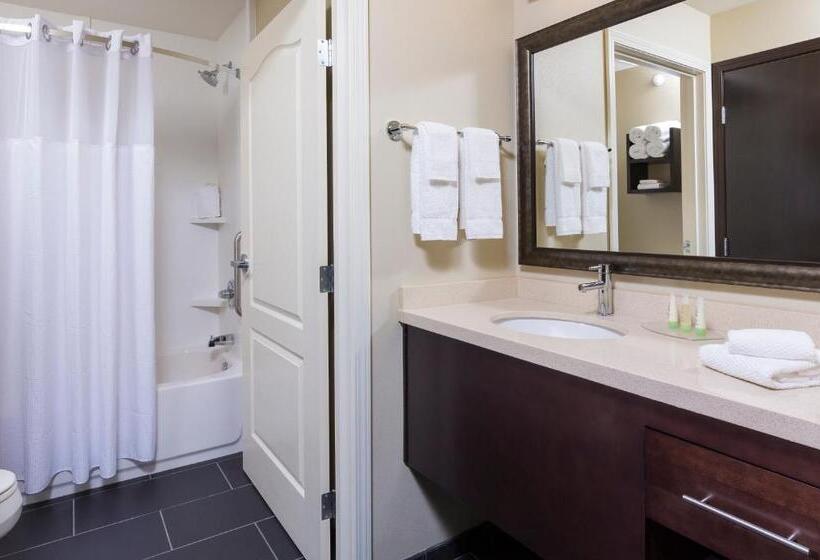 Люкс Кровать Кинг, Staybridge Suites Canton, An Ihg